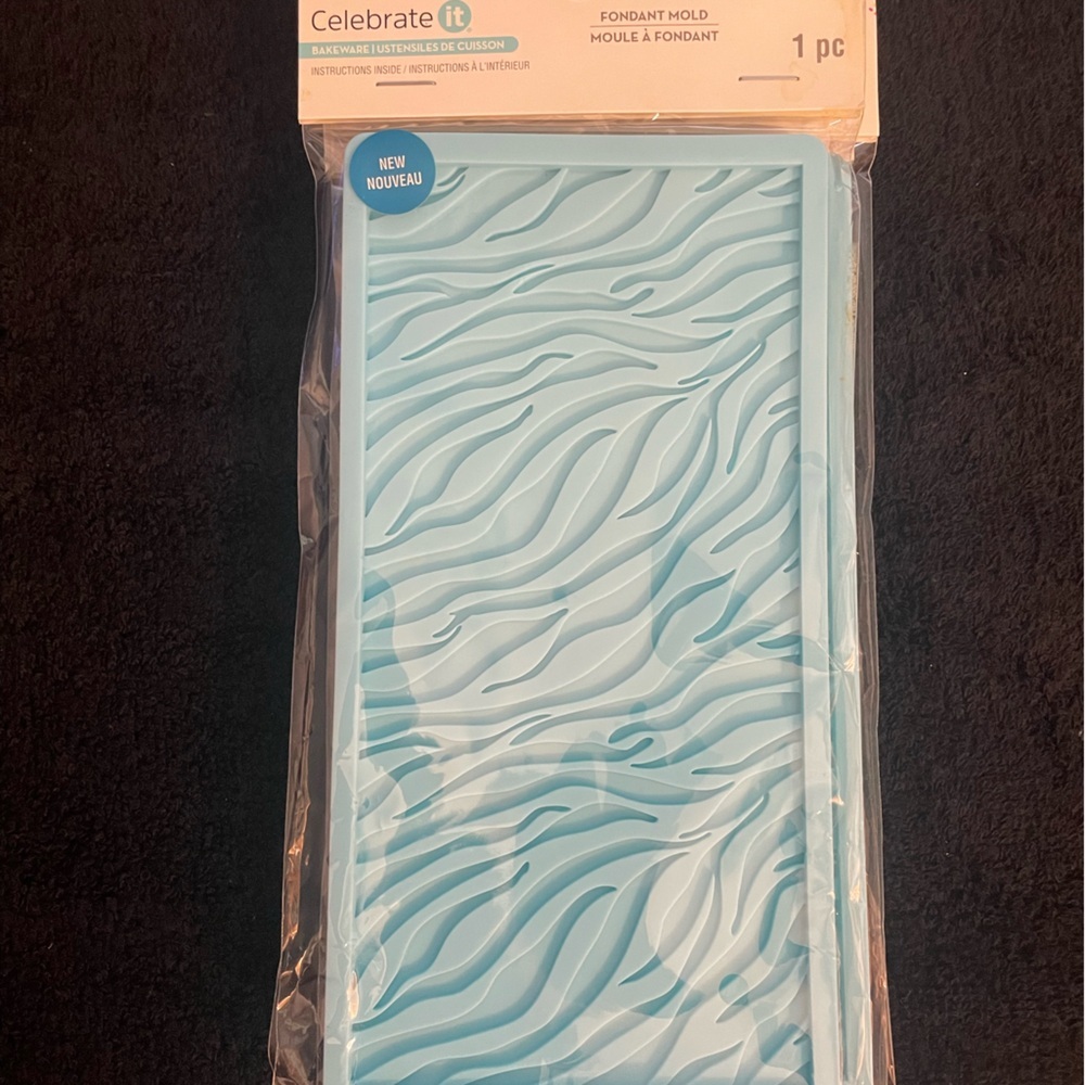NIP Lot of 3 Celebrate It Blue Wave Embossing Silicone Mold - Picture 6 of 6